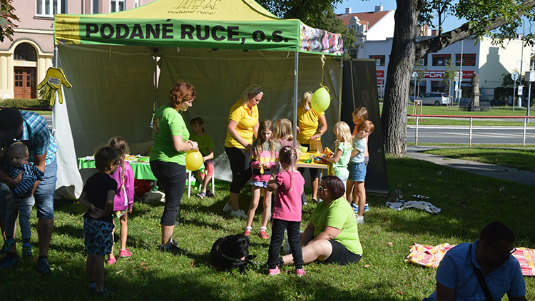 Piknik u knihovny letos v hodovém stylu