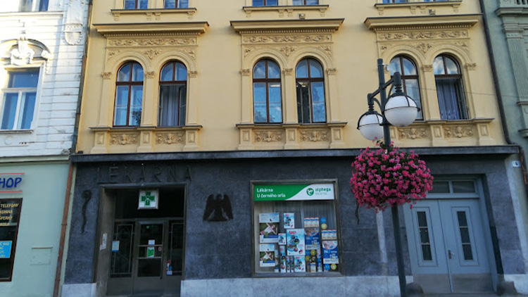 Voňavá lékárna s pomalovaným stropem