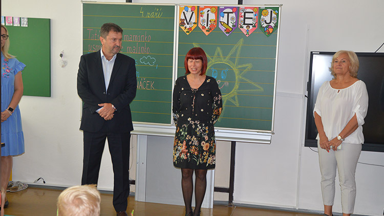 Prvňáčky na ZŠ E. Valenty přivítala Milada Sokolová