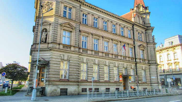 Hlavní budova České Pošty  půjde DO PRODEJE