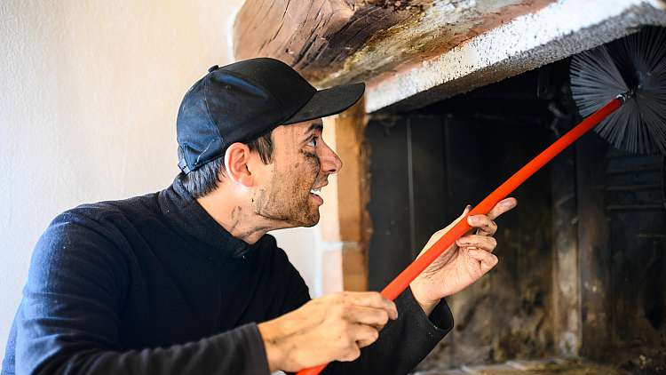 Pravidelnou revizi a čištění komínů  před topnou sezónou nezanedbávejte