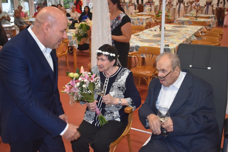 Manželské ANO po 65 letech!