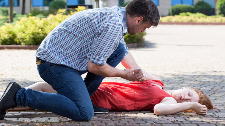 Pomohli při epileptickém záchvatu  