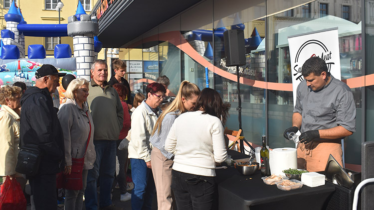 O skvělou zábavu se staral  i LEDNÍ MEDVĚD