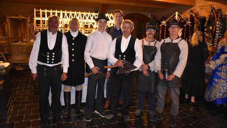 Za svitu loučí zněl Muzeem kočárů svatovítský chorál