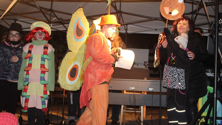 Za broučky v Plumlově svítily liška i muchomůrka