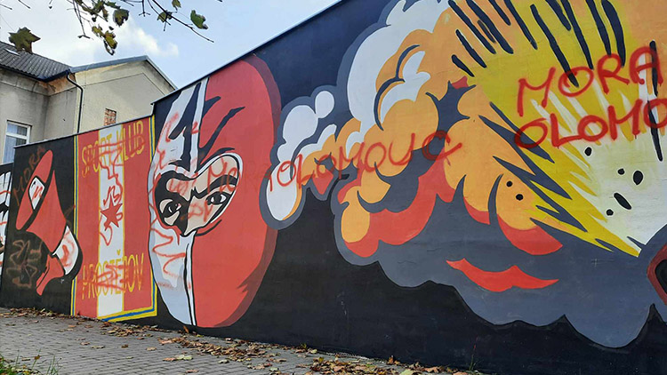 Má poničené graffiti na svědomí olomoucká banda?