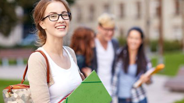 Začátek studia na střední  je nutné hlásit pojišťovně