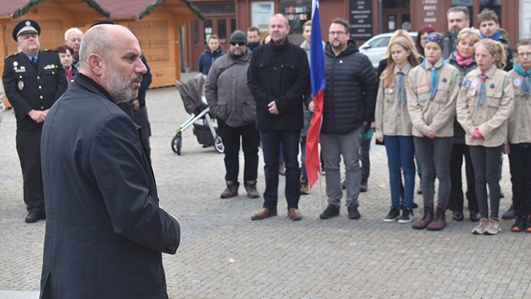 „S demokracií se pojí svoboda slova,“  vyzdvihl primátor František Jura