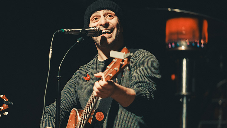 Vlasta Horváth s kapelou  na prostějovském náměstí  navodil vánoční atmosféru