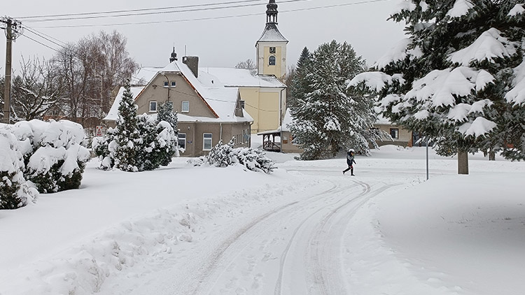 Region zasypal sníh, silnice z Drahan  musela být uzavřena
