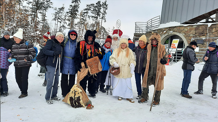Za Mikulášem na Kosíř se brodilo sněhem