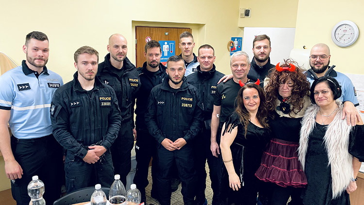 Prostějovští policisté darovali společně přes 11 litrů krve