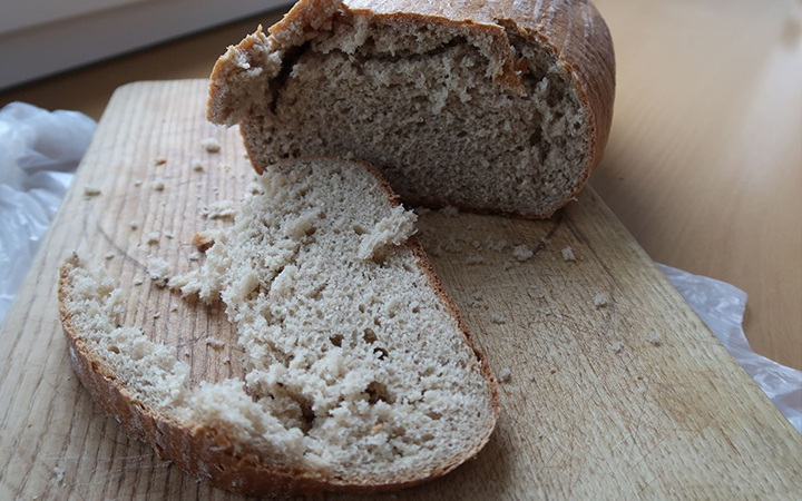 Ořech pod polštářem nebo zrní s mákem slepicím...