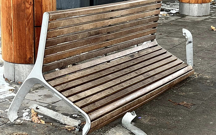 Poslední kapka! Demolice lavičky zajistila novou kameru