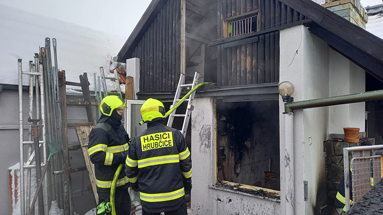 Náročný Štědrý den pro hasiče