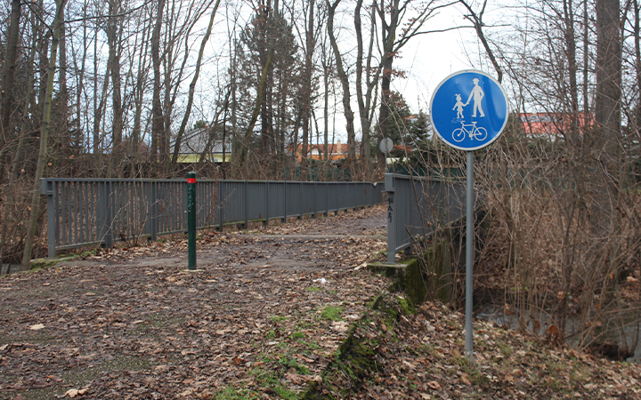 Smrt u Hloučely! Pod mostem zemřel muž