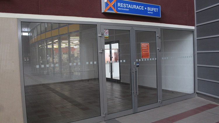 Se supermarketem ani Piváriem  to na „hlaváku“ nevyšlo. Co bude dál?