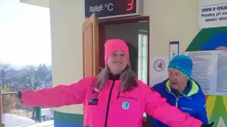 Ledová královna Veronika  opět uplavala ledovou míli.  Už potřetí!   