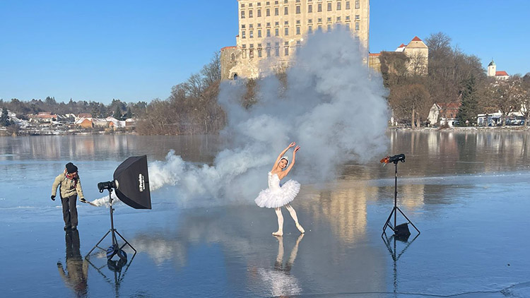 „Podhraďák“ se změnil  v mrazivé „Labutí jezero“