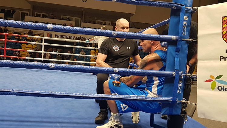 Turnaj Krajské ligové soutěže boxu ČFB pořádaný BC DTJ  Prostějov v hale Sportcentra – DDM nabídl přes 40 utkání