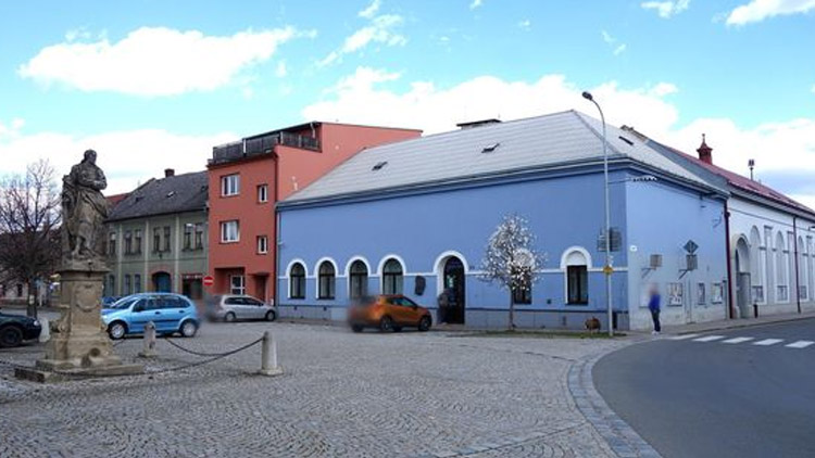 Hledají skladnici/uklízečku