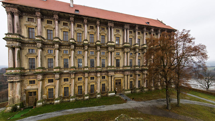 Zásadní opravy plumlovského zámku možná začnou už letos