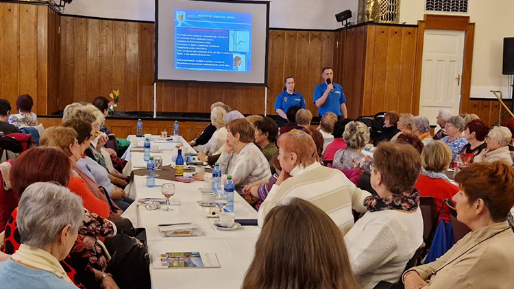 Senioři varováni před podvodníky