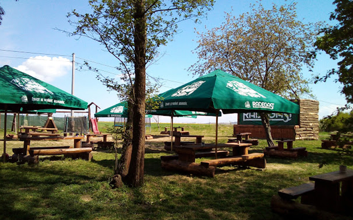 U Maříků se kácelo