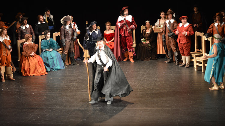 Igor z Bergeracu vtáhl do hry i mladé