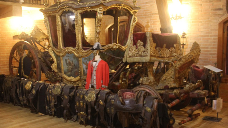 Pomozte zachránit pohřební kočáry