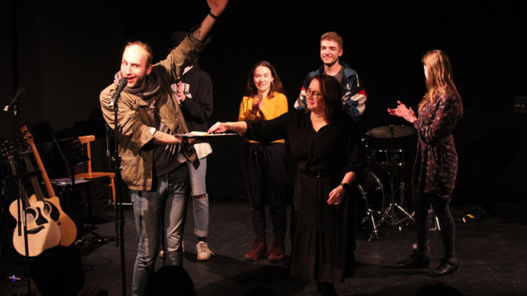 Na slam poetry v Pointu zazářil odchovanec Bedňa