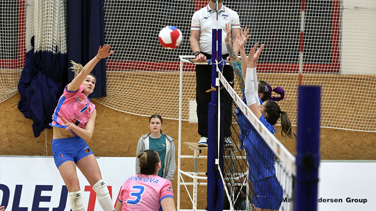 Vékáčko i v improvizované sestavě splnilo u Sokolek třísetovou vítěznou povinnost