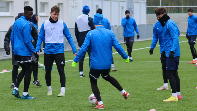 Do první reprezentační pauzy stále na sestupové pozici