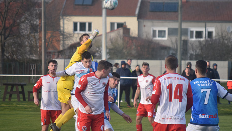 Sedm branek a výhra domácích barev  Kostelec našel recept na třetí celek divize