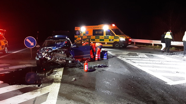 Na obchvatu Mohelnice hasiči zasahovali u dopravní nehody. Zranili se 4 lidé