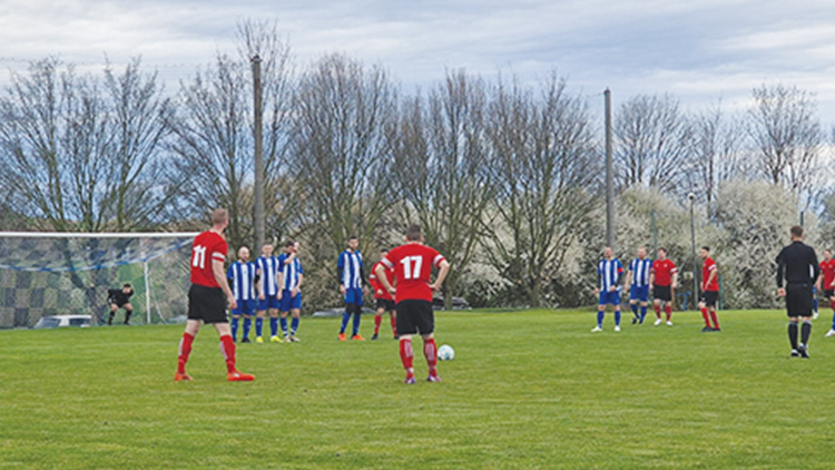 Klenovice na úvod dominovaly a z Újezdce přivezly tři body