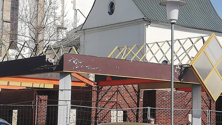 Tržnice jde definitivně k zemi! Trhy se budou konat i v době demolice