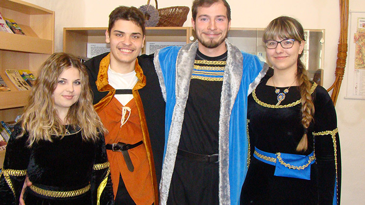 VELIKONOCE PŘIVÍTALI S RUMCAJSEM, DRAVCI A ŠERMÍŘI