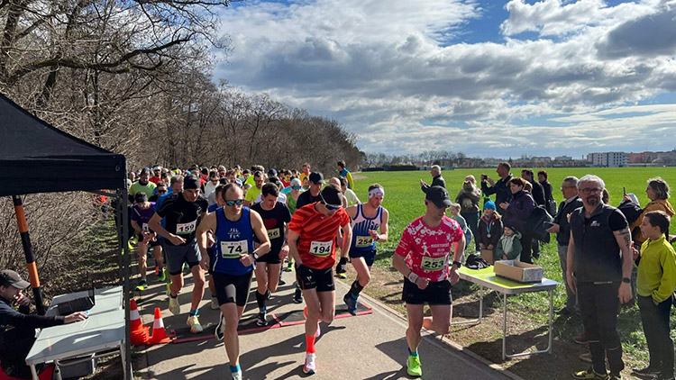 Na půlmaraton jedině u Hloučely. Už v neděli!