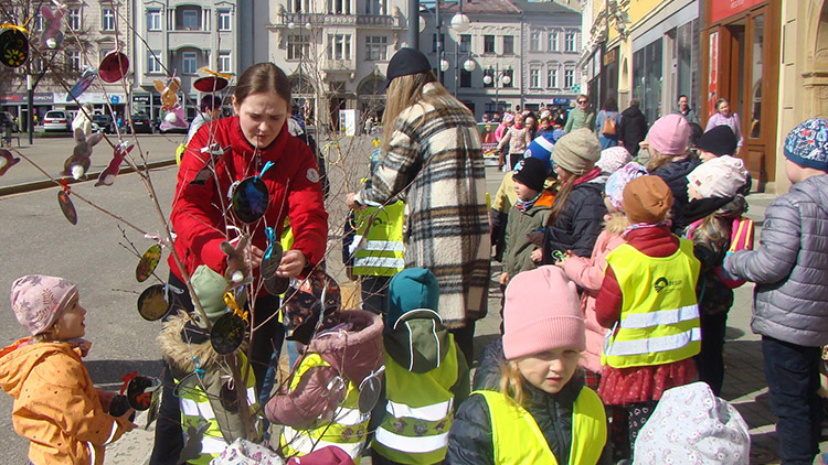 Stromečky zdobily náměstí