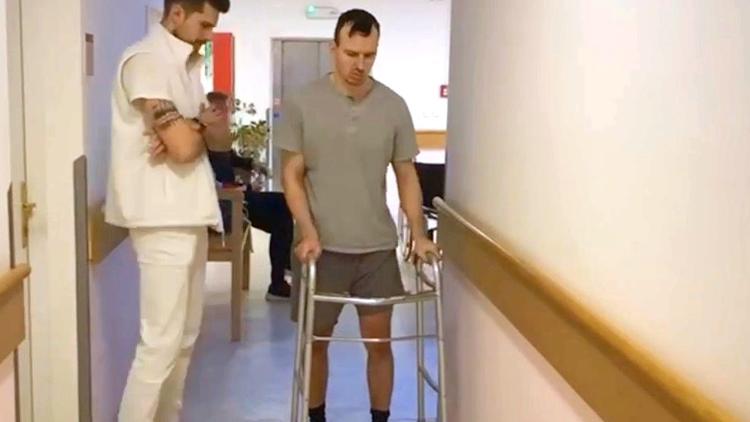 Otec ročního syna je odhodlán vrátit se zpět do života