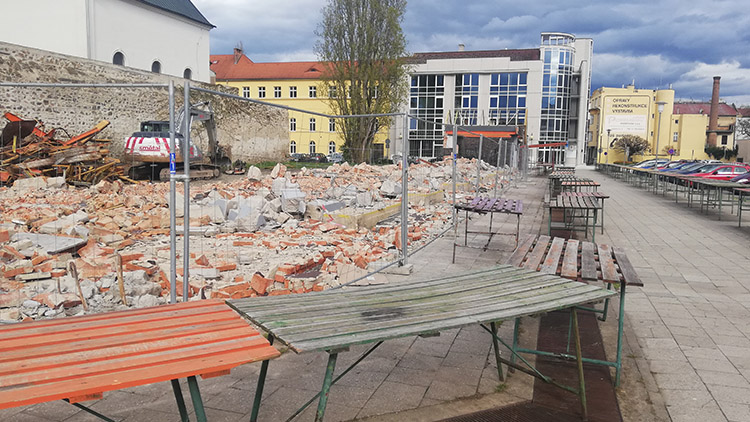 Tržnice zmizela  z povrchu zemského