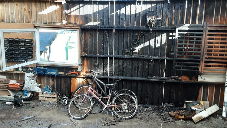 V Ludmírově hořela garáž