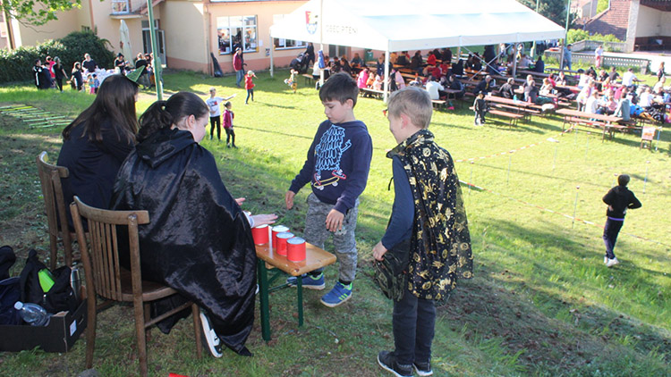 Ve Ptení vylétly čarodějnice  ze školy i sokolovny