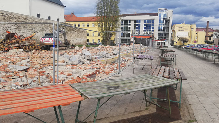 Tržnice šla k zemi, přesto získá milion