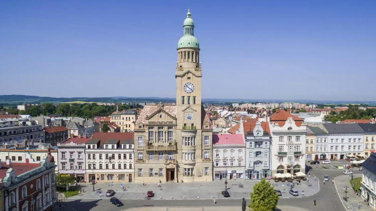 Na náměstí byla čtena jména