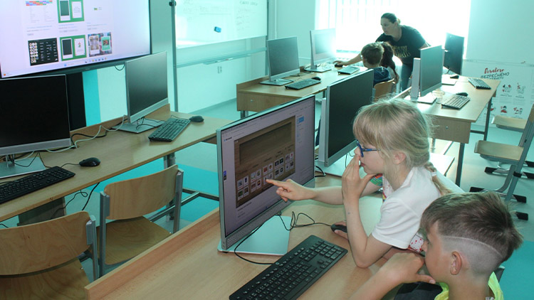 ZŠ v Bedihošti se chlubí další učebnou informatiky