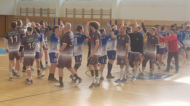 Ohlédnutí za uplynulým ročníkem druholigových házenkářů:  Kostelec prožil solidní sezónu, zato Prostějov mizernou