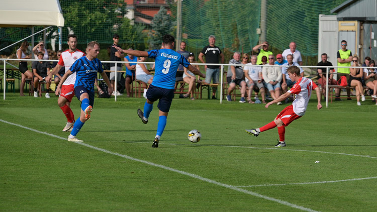 Kostelec venku padl a situace tak není příliš optimistická